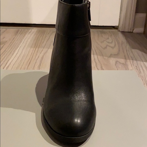 Brand New Kenneth Cole Booties - Picture 4 of 7